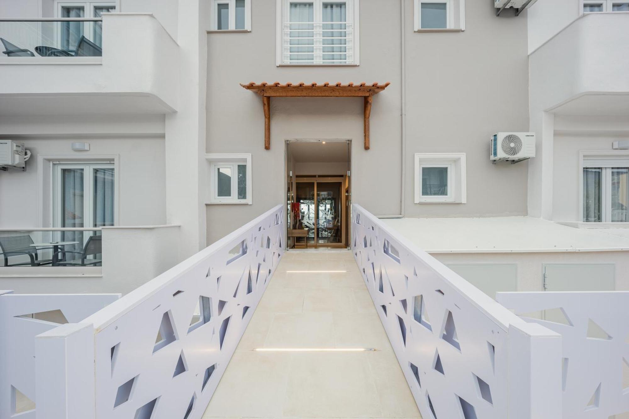 Anna Beach Suites Limenaria  Eksteriør billede