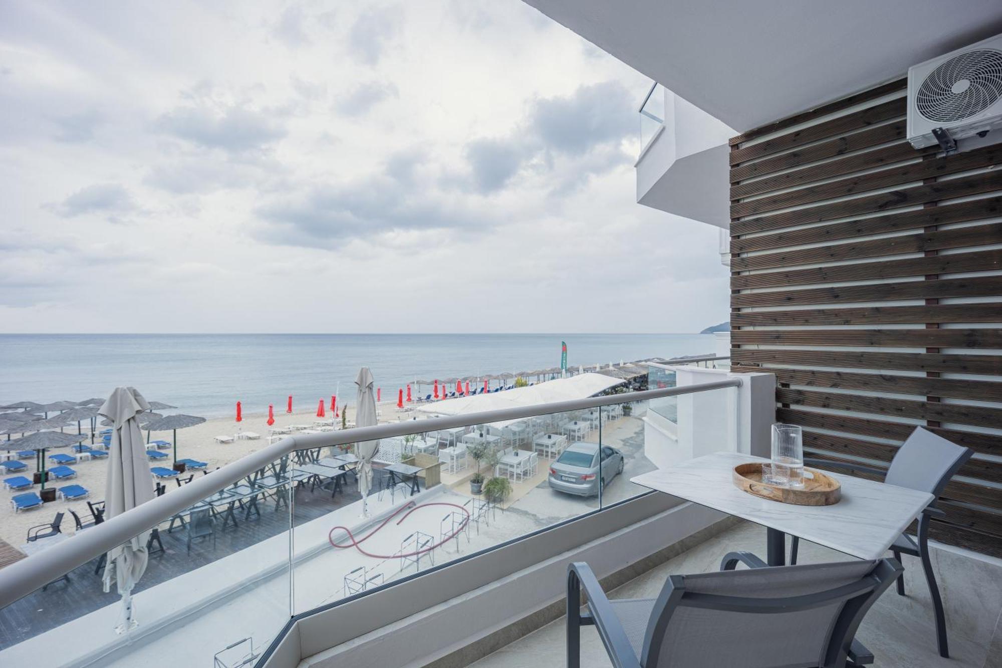 Anna Beach Suites Limenaria  Eksteriør billede