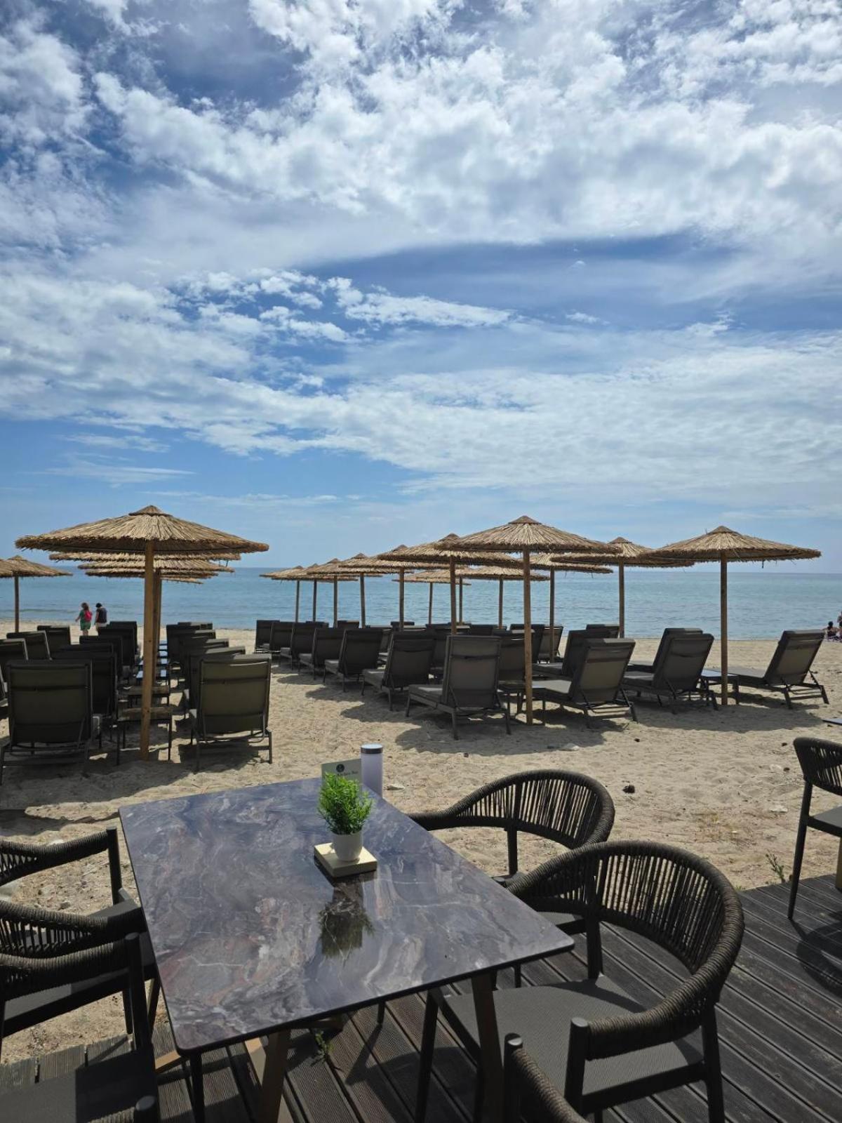 Anna Beach Suites Limenaria  Eksteriør billede